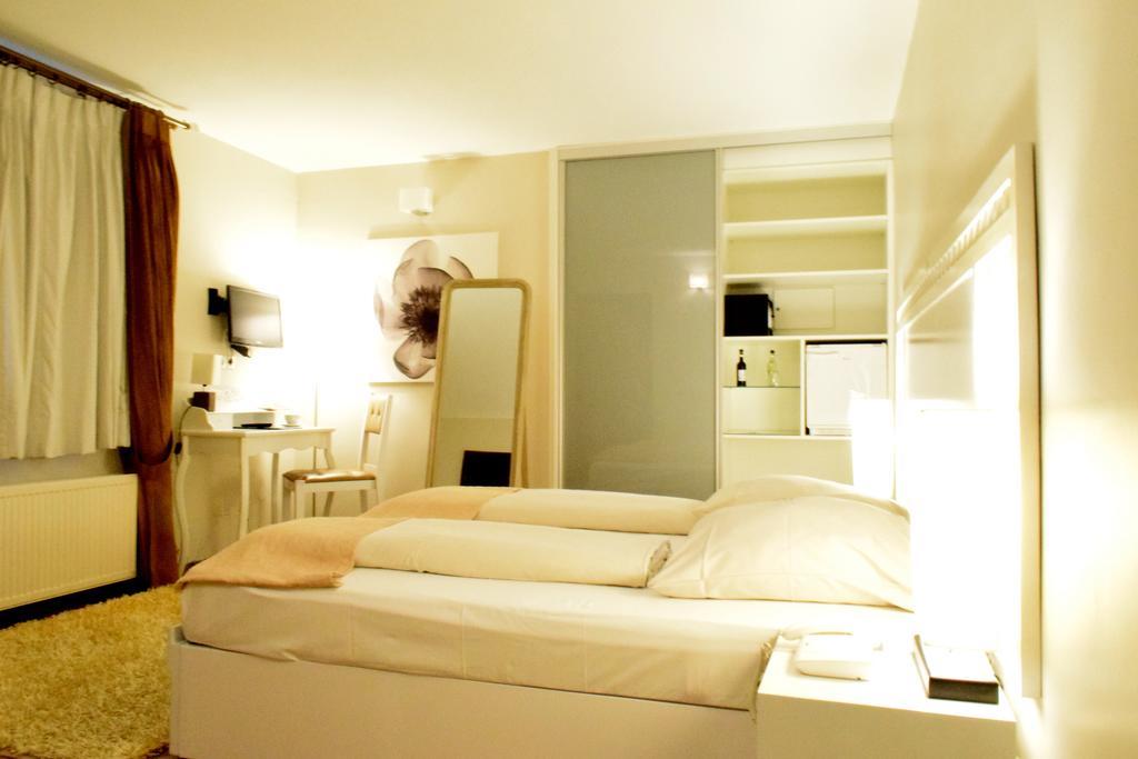 La Petite Perle Hotel Hamburg Bagian luar foto
